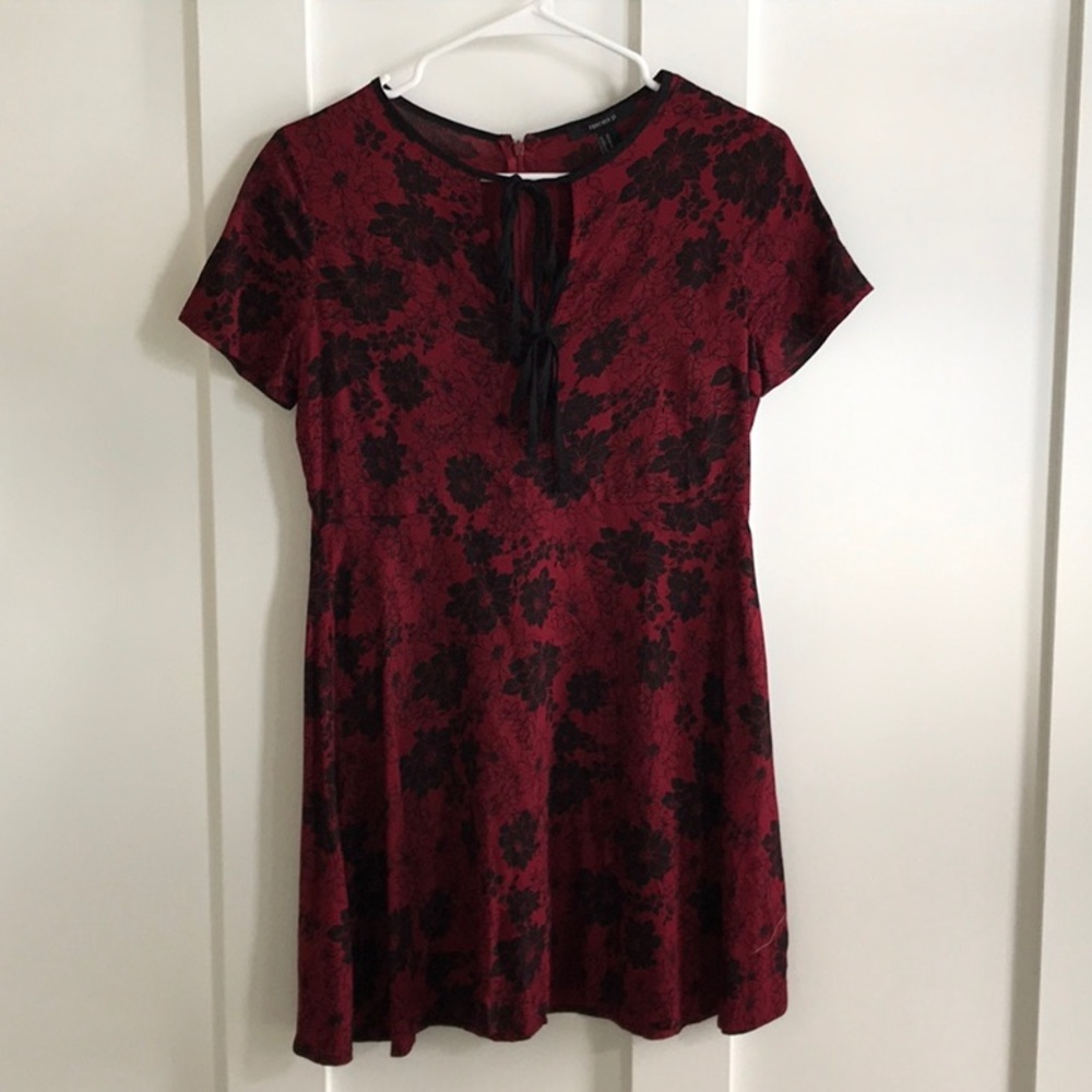 Flirty floral fit and flared dress NWOT